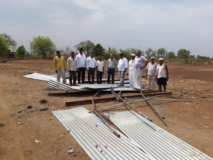  Hailgaon, Aghi hit the cyclonic storm: loss of millions | हळगाव, आघी परिसराला चक्रिवादळाचा तडाखा : लाखोंचे नुकसान