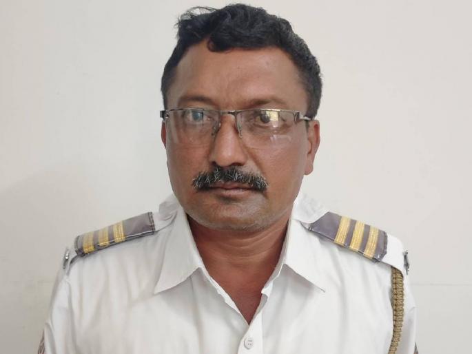 ACB trap on corrupt traffic police in Dhule | धुळ्यात लाचखोर वाहतूक पोलिसावर एसीबीचा ट्रॅप ACB trap on corrupt traffic police in Dhule | धुळ्यात लाचखोर वाहतूक पोलिसावर एसीबीचा ट्रॅप