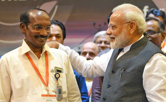 Chandrayaan-2: Cricketers say 'we will succeed' about 'Chandrayaan-2' | Chandrayaan-2: 'चांद्रयान-2'बद्दल क्रिकेटपटू म्हणाले ' हम होंगे कामयाब'