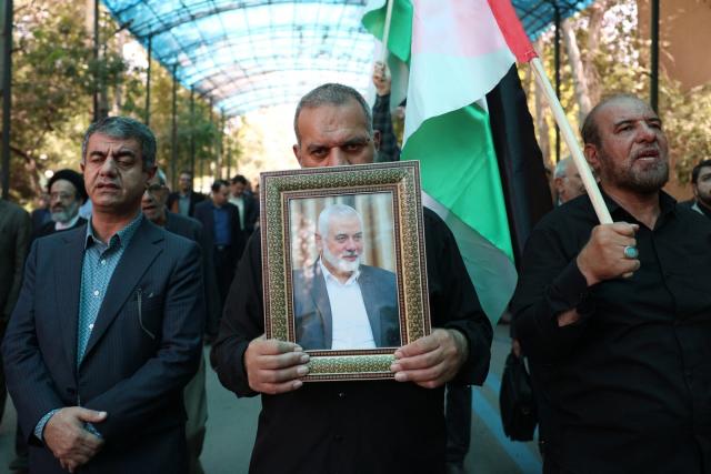 hamas leader ismail haniyeh died in airstrike in iran | हमासचा नेता इस्माईल हानियेह इराणमधील हवाई हल्ल्यात ठार; प्रादेशिक युद्ध वाढण्याची भीती hamas leader ismail haniyeh died in airstrike in iran | हमासचा नेता इस्माईल हानियेह इराणमधील हवाई हल्ल्यात ठार; प्रादेशिक युद्ध वाढण्याची भीती