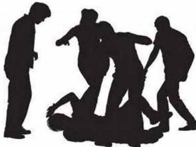 Clash between two groups in Shelubazar Gram Sabha; Complaints against each other | शेलुबाजारच्या ग्रामसभेत दोन गटांत हाणामारी; परस्परविरोधात तक्रारी Clash between two groups in Shelubazar Gram Sabha; Complaints against each other | शेलुबाजारच्या ग्रामसभेत दोन गटांत हाणामारी; परस्परविरोधात तक्रारी