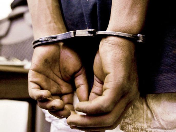 One accused arrested in theft case at Wadi; Gold shoe necklace along with cash seized | वाडी येथील चोरी प्रकरणी एका आरोपीला अटक; रोख रकमेसह सोन्याचा चपला हार जप्त One accused arrested in theft case at Wadi; Gold shoe necklace along with cash seized | वाडी येथील चोरी प्रकरणी एका आरोपीला अटक; रोख रकमेसह सोन्याचा चपला हार जप्त