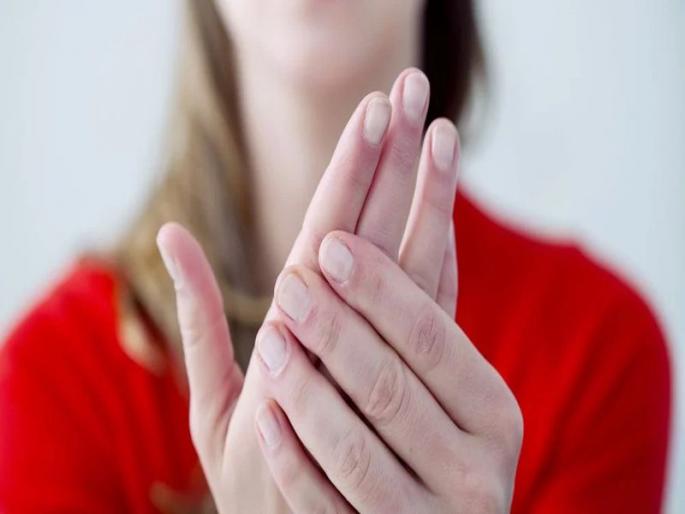 home remedies to remove inflammation of fingers in winter | थंडीमध्ये हातापायांच्या वेदनांवर गुणकारी ठरतात 'हे' उपाय!