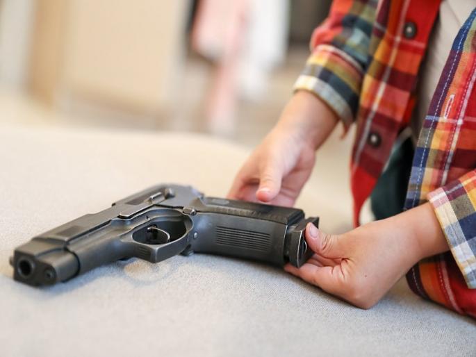 The incident of a six-year-old child bringing a handgun to school took place in Norfolk, Virginia, USA | धक्कादायक! सहा वर्षांचा बालक शाळेत बंदूक घेऊन येतो तेव्हा... The incident of a six-year-old child bringing a handgun to school took place in Norfolk, Virginia, USA | धक्कादायक! सहा वर्षांचा बालक शाळेत बंदूक घेऊन येतो तेव्हा...