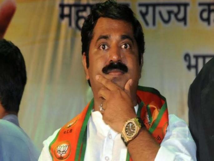 MNS's Ram Kadmas toppled by Dahihandi's suspicion that women will fill bangles | बायका बांगड्या भरतील या धास्तीने दहीहंडीचे आयोजन रद्द केल्याचा मनसेचा राम कदमांना टोला MNS's Ram Kadmas toppled by Dahihandi's suspicion that women will fill bangles | बायका बांगड्या भरतील या धास्तीने दहीहंडीचे आयोजन रद्द केल्याचा मनसेचा राम कदमांना टोला