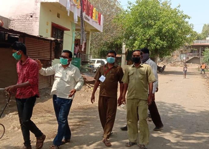 Financial disabilities still donor | आर्थिक पंगुत्व तरीही दातृत्व; ग्रामपंचायत कर्मचाऱ्यांनी सहाय्यता निधीला दिले सहा कोटी