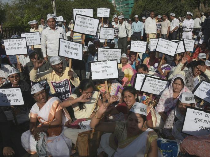 Handicapped teacher denied subsidy; morcha on vidhan sabha | दिव्यांग शिक्षक अनुदानापासून वंचित ; विधीमंडळावर मोर्चा