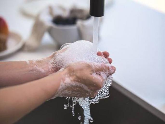 obsessive compulsive disorder symptoms causes and remedies | सतत हात धुण्याची सवय असेल तर तुमचा साबण स्लो नाही उलट 'या' गंभीर आजाराची आहेत लक्षणं obsessive compulsive disorder symptoms causes and remedies | सतत हात धुण्याची सवय असेल तर तुमचा साबण स्लो नाही उलट 'या' गंभीर आजाराची आहेत लक्षणं