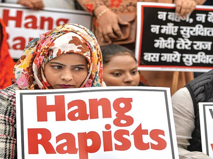 Nirbhaya rapists hanged in Delhi, Home Ministry files mercy petition | दिल्लीतील निर्भयाच्या बलात्काऱ्यांना फाशीच, केंद्रीय गृह मंत्रालयाने फेटाळला दयेचा अर्ज Nirbhaya rapists hanged in Delhi, Home Ministry files mercy petition | दिल्लीतील निर्भयाच्या बलात्काऱ्यांना फाशीच, केंद्रीय गृह मंत्रालयाने फेटाळला दयेचा अर्ज
