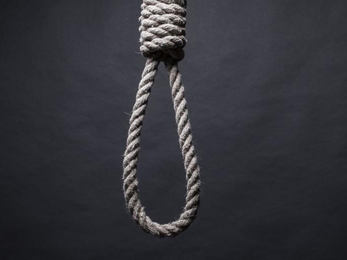 Girl's suicide by strangulation; Accused of suspicious death | गळफास घेऊन मुलीची आत्महत्या; संशयास्पद मृत्यू असल्याचा आरोप Girl's suicide by strangulation; Accused of suspicious death | गळफास घेऊन मुलीची आत्महत्या; संशयास्पद मृत्यू असल्याचा आरोप