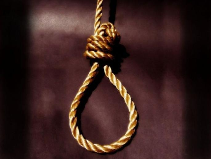 A youth committed suicide by hanging himself in Kumtha Shivara | कुमठा शिवारात युवकाची गळफास घेऊन आत्महत्या A youth committed suicide by hanging himself in Kumtha Shivara | कुमठा शिवारात युवकाची गळफास घेऊन आत्महत्या