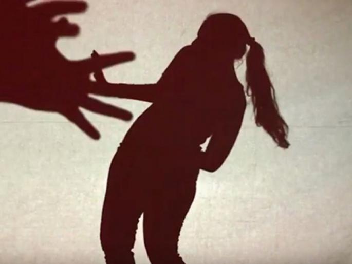 'Be My Girlfriend on Valentine's Day'; POSCO crime against young man who chased girl student in Nanded | 'व्हॅलेंटाईन डे को मेरी गर्लफ्रेंड बनो'; विद्यार्थिनीचा पाठलाग करणाऱ्या तरुणावर पॉस्कोचा गुन्हा 'Be My Girlfriend on Valentine's Day'; POSCO crime against young man who chased girl student in Nanded | 'व्हॅलेंटाईन डे को मेरी गर्लफ्रेंड बनो'; विद्यार्थिनीचा पाठलाग करणाऱ्या तरुणावर पॉस्कोचा गुन्हा