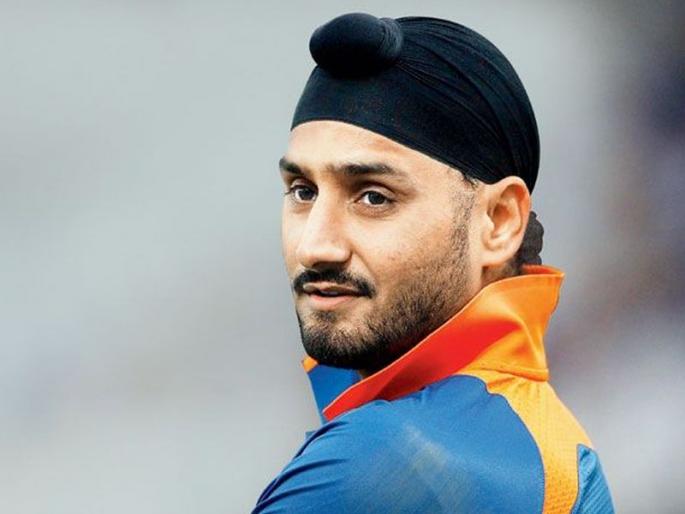 Harbhajan Singh tweet on patriotism, 'I go to sleep, meet again on 26th January' | देशभक्तीवर हरभजन सिंगचे ट्विट, 'जाते मी झोपायला, पुन्हा 26 जानेवारीला भेटू' 