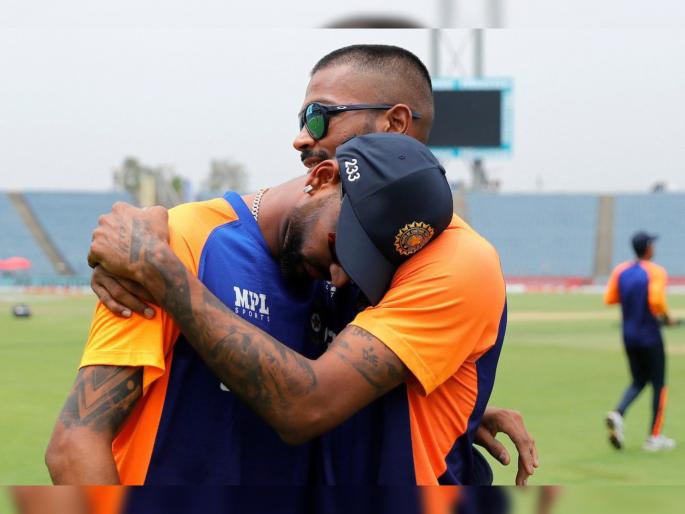 IND vs ENG, 1st ODI : Hardik Pandya pens emotional note ahead of brother Krunal’s birthday  | IND vs ENG Hardik Pandya : पहिल्या वन डेत भावनिक झालेल्या कृणालसाठी हार्दिक पांड्याची मन जिंकणारी पोस्ट!