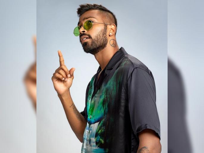 You can buy 40 shirts for the price of Hardik Pandya's EXPENSIVE shirt svg | EXPENSIVE: हार्दिक पांड्याच्या शर्टची किंमत ऐकून येईल चक्कर; इतक्या रुपयात येतील 30-40 ब्रांडेड शर्ट 