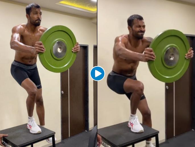 Mumbai Indians All-Rounder Hardik Pandya Continues to Sweat It Out in Gym Ahead of IPL 2020 | IPL 2020 : विश्रांतीचा कालावधी संपला; हार्दिक पांड्या कसून तयारीला लागला