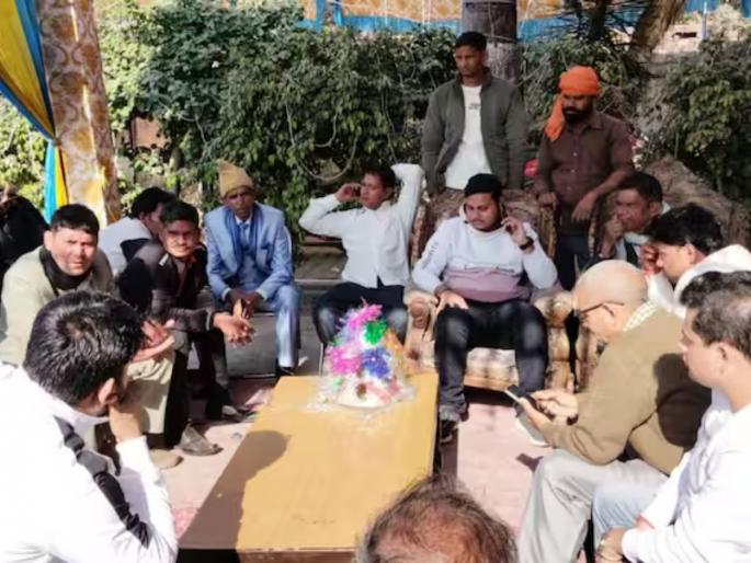 hardoi groom remembered girlfriend before wedding rounds girlfriend warning | सप्तपदीआधी नवरदेवाला आली गर्लफ्रेंडची आठवण; साता जन्माचं नातं ७ मिनिटांत तुटलं hardoi groom remembered girlfriend before wedding rounds girlfriend warning | सप्तपदीआधी नवरदेवाला आली गर्लफ्रेंडची आठवण; साता जन्माचं नातं ७ मिनिटांत तुटलं