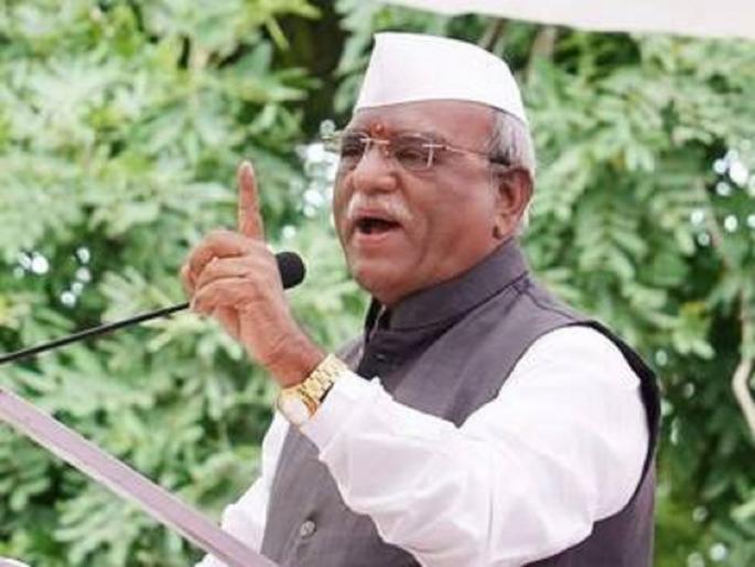 Haribhau Bagade Nana's president fight for milk corporation is straight or difficult? | नानांची दूध संघाच्या अध्यक्षपदाची वाट सरळ की बिकट ? Haribhau Bagade Nana's president fight for milk corporation is straight or difficult? | नानांची दूध संघाच्या अध्यक्षपदाची वाट सरळ की बिकट ?
