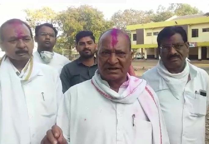 Maharashtra Gram Panchayat Election Results: Haridwar Khadke's record in Yavatmal district | Maharashtra Gram Panchayat Election Results : ७३ व्या वर्षीही निवडणूक जिंकली, यवतमाळ जिल्ह्यातील हरिद्वार खडकेंचा रेकॉर्ड Maharashtra Gram Panchayat Election Results: Haridwar Khadke's record in Yavatmal district | Maharashtra Gram Panchayat Election Results : ७३ व्या वर्षीही निवडणूक जिंकली, यवतमाळ जिल्ह्यातील हरिद्वार खडकेंचा रेकॉर्ड