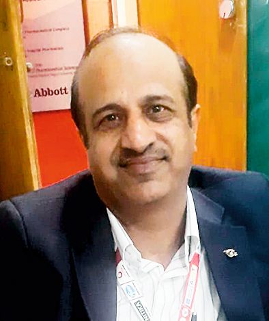 No ranches, now mobile will do drug treatment and operation too | रॅन्चाे नाही, आता माेबाईल करेल औषधाेपचार अन् ऑपरेशनही