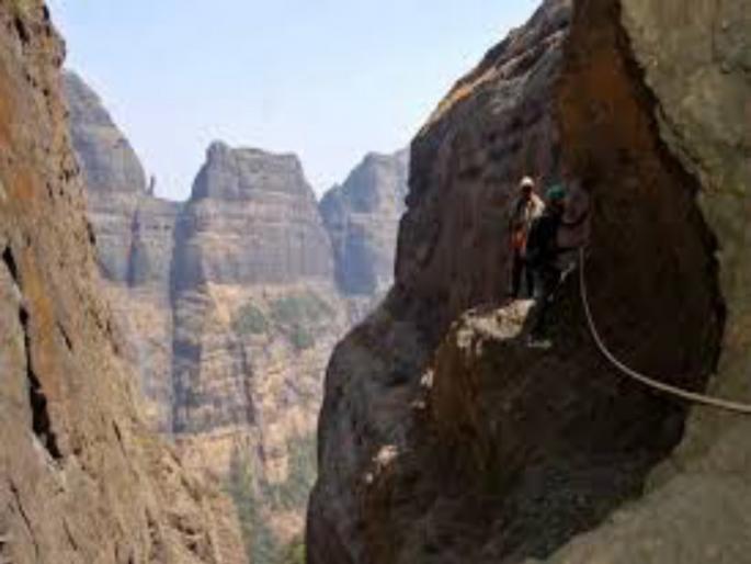 Trekkers, Life is as important as adventure! | गिर्यारोहकांनो, साहसाबरोबरच जीव तितकाच महत्त्वाचा! Trekkers, Life is as important as adventure! | गिर्यारोहकांनो, साहसाबरोबरच जीव तितकाच महत्त्वाचा!