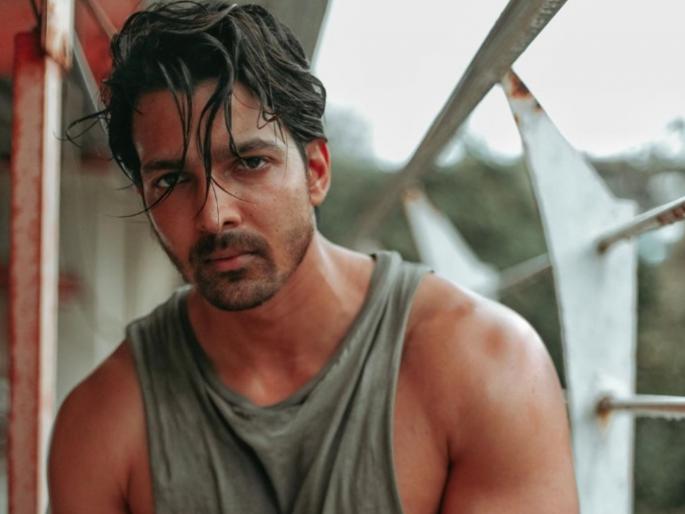harshvardhan rane reveals his father had 5 to 6 relationships at different time he used to watch them | "माझ्या वडिलांचे ५-६ रिलेशनशिप होते...", हर्षवर्धन राणेचा खुलासा; रोमँटिक भूमिकांबद्दल म्हणाला... harshvardhan rane reveals his father had 5 to 6 relationships at different time he used to watch them | "माझ्या वडिलांचे ५-६ रिलेशनशिप होते...", हर्षवर्धन राणेचा खुलासा; रोमँटिक भूमिकांबद्दल म्हणाला...