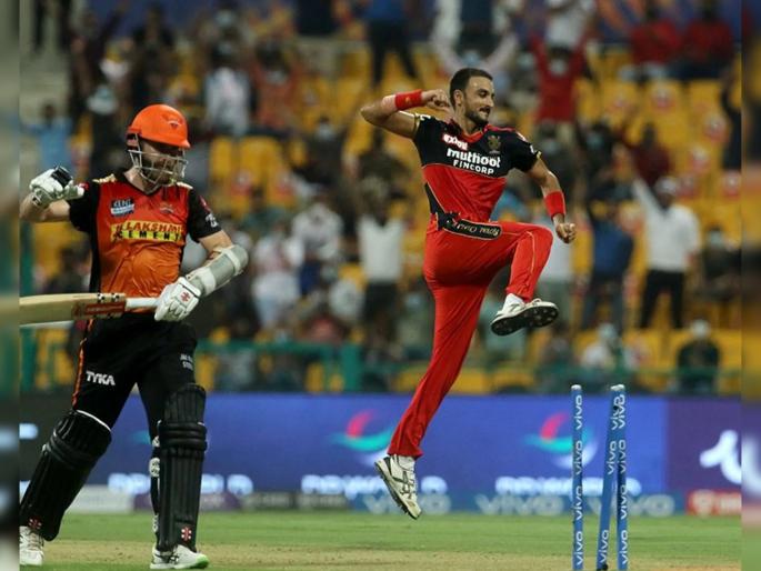 IPL 2021, RCB vs SRH Live Updates : Harshal Patel has the most wickets by an Indian bowler in a single IPL season, SRH 141 for 7 | IPL 2021, RCB vs SRH Live Updates : हर्षल पटेलनं इतिहास रचला, जसप्रीत बुमराहचा विक्रम मोडला; सनरायझर्स हैदराबादचा डाव गडगडला