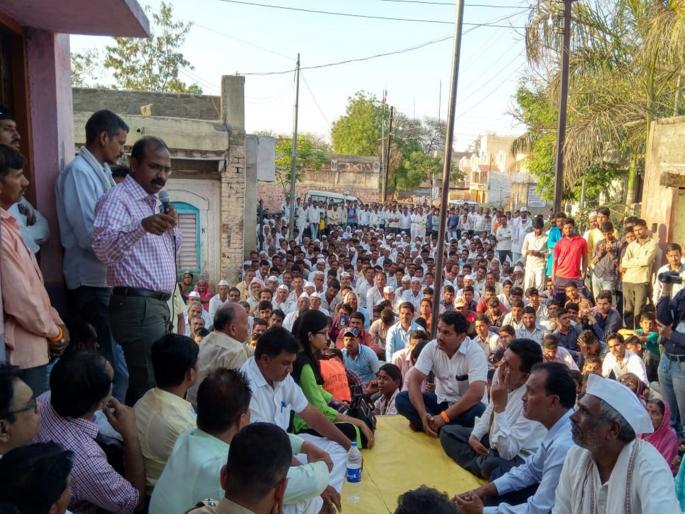 lok sabha election 2019 paithan villages boycott on elections | 'त्या' अकरा गावांचा निवडणुकीवरील बहिष्कार कायम; प्रशासनही हतबल lok sabha election 2019 paithan villages boycott on elections | 'त्या' अकरा गावांचा निवडणुकीवरील बहिष्कार कायम; प्रशासनही हतबल