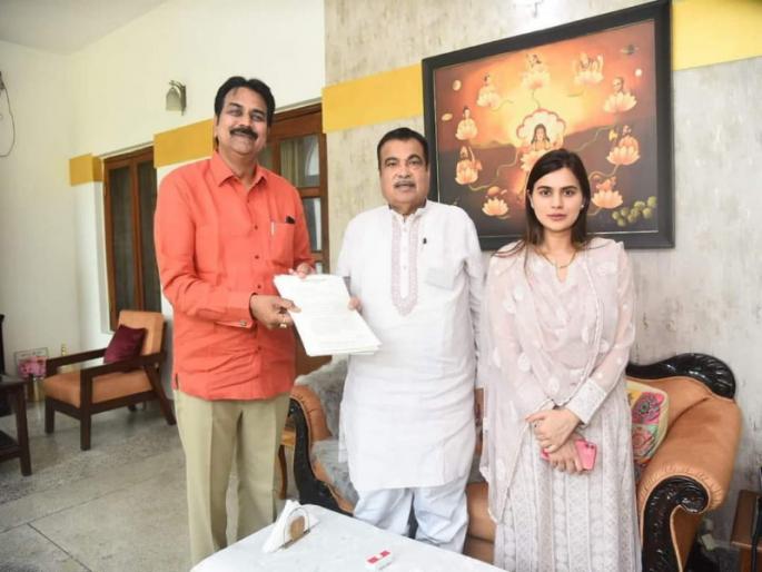 Palkhi Marga work in Indapur taluka is of poor quality Harshvardhan Patil letter to Nitin Gadkari | इंदापूर तालुक्यातील पालखी मार्गाचे काम नित्कृष्ट दर्जाचे; हर्षवर्धन पाटलांचे नितीन गडकरींना पत्र