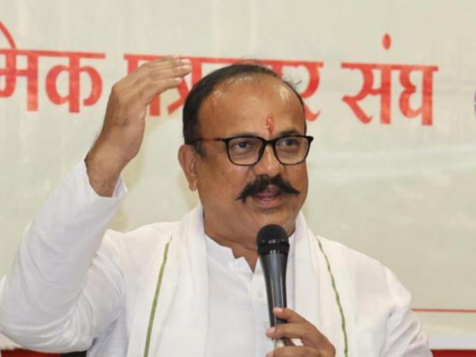 Election Commission is a puppet in the hands of the ruling party; work is carried out on the instructions of the Chief Minister, alleges Sapkal | निवडणूक आयोग सत्ताधाऱ्यांच्या हातातील बाहुले; काम मुख्यमंत्र्यांच्या इशाऱ्यावर चालते, सपकाळांचा आरोप Election Commission is a puppet in the hands of the ruling party; work is carried out on the instructions of the Chief Minister, alleges Sapkal | निवडणूक आयोग सत्ताधाऱ्यांच्या हातातील बाहुले; काम मुख्यमंत्र्यांच्या इशाऱ्यावर चालते, सपकाळांचा आरोप