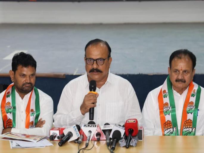 Congress state president Harshvardhan Sapkal under police surveillance, spying by entering his bed? Congress alleges | काँग्रेसचे प्रदेशाध्यक्ष हर्षवर्धन सपकाळांवर पोलिसांची पाळत, थेट बेडरुमध्ये घुसून हेरगिरी? आरोपामुळे खळबळ Congress state president Harshvardhan Sapkal under police surveillance, spying by entering his bed? Congress alleges | काँग्रेसचे प्रदेशाध्यक्ष हर्षवर्धन सपकाळांवर पोलिसांची पाळत, थेट बेडरुमध्ये घुसून हेरगिरी? आरोपामुळे खळबळ