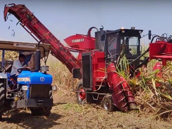 Increased emphasis of farmers on mechanization after heavy rains in Corona | कोरोना अन् अतिवृष्टीनंतर यांत्रिकीकरणावर शेतकऱ्यांचा वाढला भर Increased emphasis of farmers on mechanization after heavy rains in Corona | कोरोना अन् अतिवृष्टीनंतर यांत्रिकीकरणावर शेतकऱ्यांचा वाढला भर