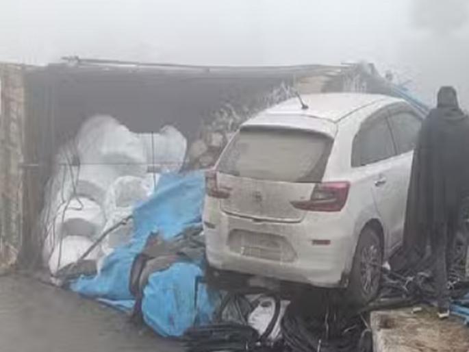Haryana Accident News: Truck crushes people gathered to see car involved in accident due to fog In Haryana, 4 killed | धुक्यामुळे अपघातग्रस्त झालेली कार पाहण्यासाठी जमलेल्या लोकांना ट्रकने चिरडले, ४ जणांचा मृत्यू    Haryana Accident News: Truck crushes people gathered to see car involved in accident due to fog In Haryana, 4 killed | धुक्यामुळे अपघातग्रस्त झालेली कार पाहण्यासाठी जमलेल्या लोकांना ट्रकने चिरडले, ४ जणांचा मृत्यू