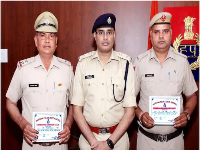 kaithal 8 year old boy called 112 and said mother is committing suicide police saved her life by reaching in 9 minutes crime | "आई गळफास घेतेय," ८ वर्षांच्या मुलानं ११२ क्रमांकावर लावला कॉल; ९ मिनिटांत पोलीस आले आणि... kaithal 8 year old boy called 112 and said mother is committing suicide police saved her life by reaching in 9 minutes crime | "आई गळफास घेतेय," ८ वर्षांच्या मुलानं ११२ क्रमांकावर लावला कॉल; ९ मिनिटांत पोलीस आले आणि...