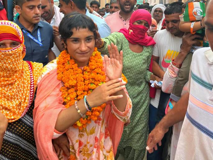 Haryana Assembly Election 2024 Congress candidate Vinesh Phogat has made a big claim | Haryana Election : "आम्हाला संधी मिळाली तर अधिकारी...", काँग्रेस उमेदवार विनेश फोगाटचा मोठा दावा