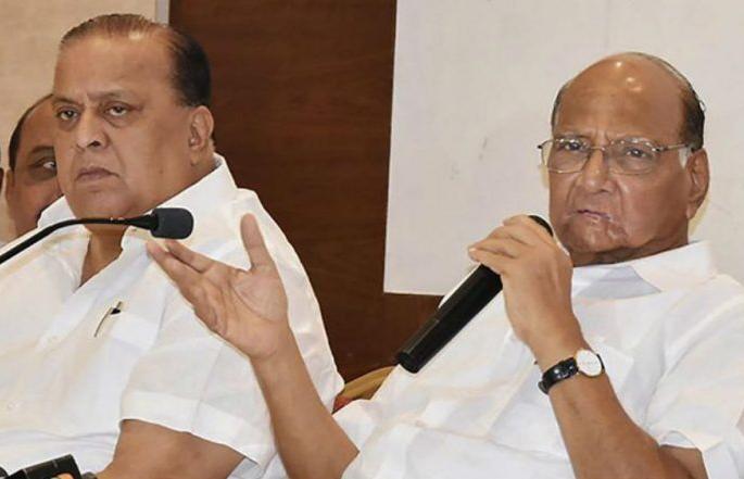 Sharad Pawar inquires about Hasan Mushrif's health | जनतेला तुमची गरज आहे, पवार यांच्याकडून मुश्रीफ यांच्या प्रकृतीची विचारपूस Sharad Pawar inquires about Hasan Mushrif's health | जनतेला तुमची गरज आहे, पवार यांच्याकडून मुश्रीफ यांच्या प्रकृतीची विचारपूस