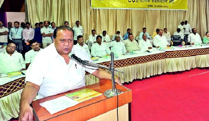 Kolhapur: Give inadequate loan waiver interest, give up to one thousand rupees crop loan: Hasan Mushrif | कोल्हापूर : अपात्र कर्जमाफीचे व्याज देणार, एकरी पन्नास हजार पीककर्ज द्या: हसन मुश्रीफ Kolhapur: Give inadequate loan waiver interest, give up to one thousand rupees crop loan: Hasan Mushrif | कोल्हापूर : अपात्र कर्जमाफीचे व्याज देणार, एकरी पन्नास हजार पीककर्ज द्या: हसन मुश्रीफ