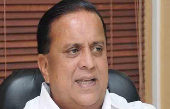Gram Panchayat Election Results: Election held, when will the reservation for Sarpanch post be announced? Announcement by Hassan Mushrif | निवडणूक झाली, सरपंचपदाचं आरक्षण कधी जाहीर होणार? हसन मुश्रिफ यांनी केली मोठी घोषणा Gram Panchayat Election Results: Election held, when will the reservation for Sarpanch post be announced? Announcement by Hassan Mushrif | निवडणूक झाली, सरपंचपदाचं आरक्षण कधी जाहीर होणार? हसन मुश्रिफ यांनी केली मोठी घोषणा