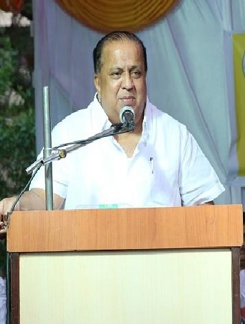 Fruit to Musharraf of 'Pawar Ek Pawar', the only MLA who has been minister for a long time | ‘पवार एके पवार’चे मुश्रीफांना फळ, सर्वाधिक काळ मंत्री राहणारे एकमेव आमदार Fruit to Musharraf of 'Pawar Ek Pawar', the only MLA who has been minister for a long time | ‘पवार एके पवार’चे मुश्रीफांना फळ, सर्वाधिक काळ मंत्री राहणारे एकमेव आमदार