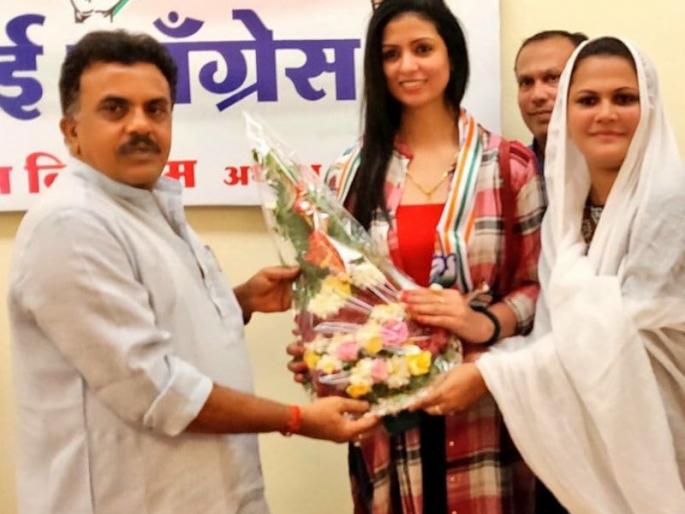 Mohammed Shami's wife Hasin is in the Congress | मोहम्मद शमीची पत्नी हसीन जहाँचा काँग्रेसमध्ये प्रवेश