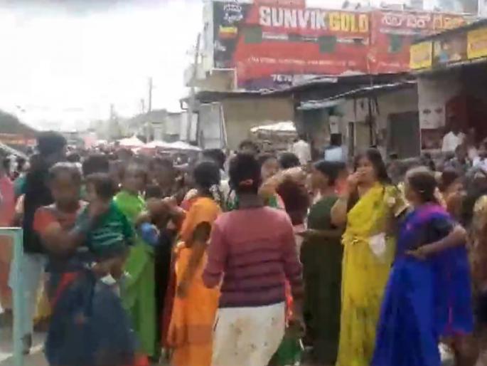 stampede in temple in hassan karnataka many people injured | धक्कादायक! मंदिरातील भाविकांना विजेचा धक्का; चेंगराचेंगरीत 20 जण जखमी stampede in temple in hassan karnataka many people injured | धक्कादायक! मंदिरातील भाविकांना विजेचा धक्का; चेंगराचेंगरीत 20 जण जखमी