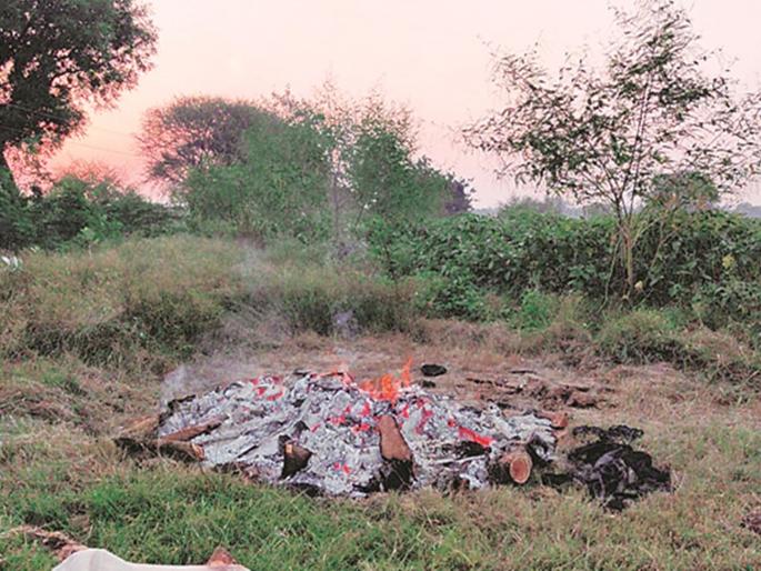 FSL report used samples 11 days old has no value says Aligarh CMO | Hathras Case: बलात्कारानंतर ११ दिवसांच्या नमुन्यांवर फॉरेन्सिक रिपोर्ट निरर्थक FSL report used samples 11 days old has no value says Aligarh CMO | Hathras Case: बलात्कारानंतर ११ दिवसांच्या नमुन्यांवर फॉरेन्सिक रिपोर्ट निरर्थक