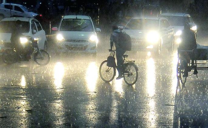 Rain warning again in Vidarbha including Nagpur | नागपूरसह विदर्भात पुन्हा पावसाचा इशारा