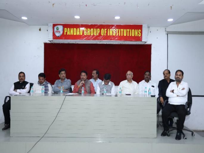 On the occasion of the foundation day of Congress, a grand rally is being held in Nagpur on 28th December 'Hai Prat Hum'. | महारॅलीसाठी काँग्रेस नेत्यांची ‘वज्रमूठ’; युवक काँग्रेसची शहरात बाइक रॅली, नेत्यांनी केली सभास्थळाची On the occasion of the foundation day of Congress, a grand rally is being held in Nagpur on 28th December 'Hai Prat Hum'. | महारॅलीसाठी काँग्रेस नेत्यांची ‘वज्रमूठ’; युवक काँग्रेसची शहरात बाइक रॅली, नेत्यांनी केली सभास्थळाची