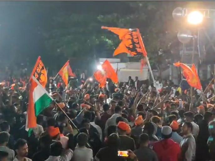 The Maratha Morcha has entered Navi Mumbai proclaiming One Maratha Lakh Maratha | एक मराठा लाख मराठाच्या घोषणा; नवी मुंबईत रात्रभर भगवे वादळ, सरकारची धावपळ The Maratha Morcha has entered Navi Mumbai proclaiming One Maratha Lakh Maratha | एक मराठा लाख मराठाच्या घोषणा; नवी मुंबईत रात्रभर भगवे वादळ, सरकारची धावपळ