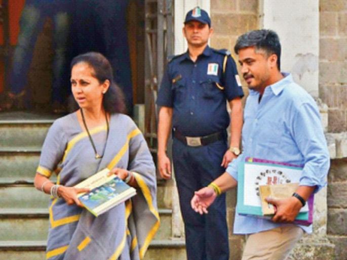 Rohit Pawar questioned by ED for 12 hours; Called again on 1 February | रोहित पवार यांची तब्बल १२ तास ईडीकडून चौकशी; १ फेब्रुवारीला पुन्हा बोलावले Rohit Pawar questioned by ED for 12 hours; Called again on 1 February | रोहित पवार यांची तब्बल १२ तास ईडीकडून चौकशी; १ फेब्रुवारीला पुन्हा बोलावले