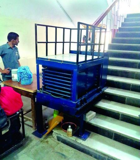 Special Lift for Bags in Nagpur High Court | नागपूर हायकोर्टात बस्त्यांसाठी लागली विशेष लिफ्ट