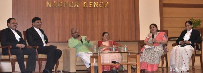 The complainant complained about the tremendous experience of a married couple | आमटे दाम्पत्याचे थक्क करणारे अनुभव ऐकून वकील भारावले The complainant complained about the tremendous experience of a married couple | आमटे दाम्पत्याचे थक्क करणारे अनुभव ऐकून वकील भारावले