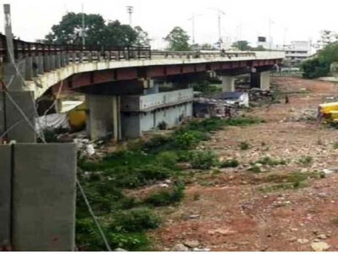 After almost a year, the construction of the Railway flyover on Gondia-Balaghat routefly over got the time | तब्बल वर्षभरानंतर उड्डाणपुलाच्या बांधकामाचा मिळाला मुहूर्त; वर्षभरात होणार पुर्ण काम
