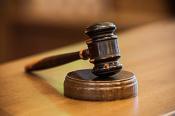 Will you take action against the unauthorized bungalows of the rich? high court | श्रीमंतांच्या अनधिकृत बंगल्यांवर कारवाई करणार की नाही? Will you take action against the unauthorized bungalows of the rich? high court | श्रीमंतांच्या अनधिकृत बंगल्यांवर कारवाई करणार की नाही?